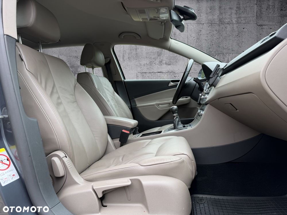 Volkswagen Passat Variant 1.8 TSI Highline - 15