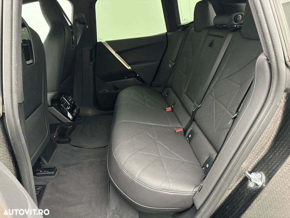 BMW iX xDrive40 - 16