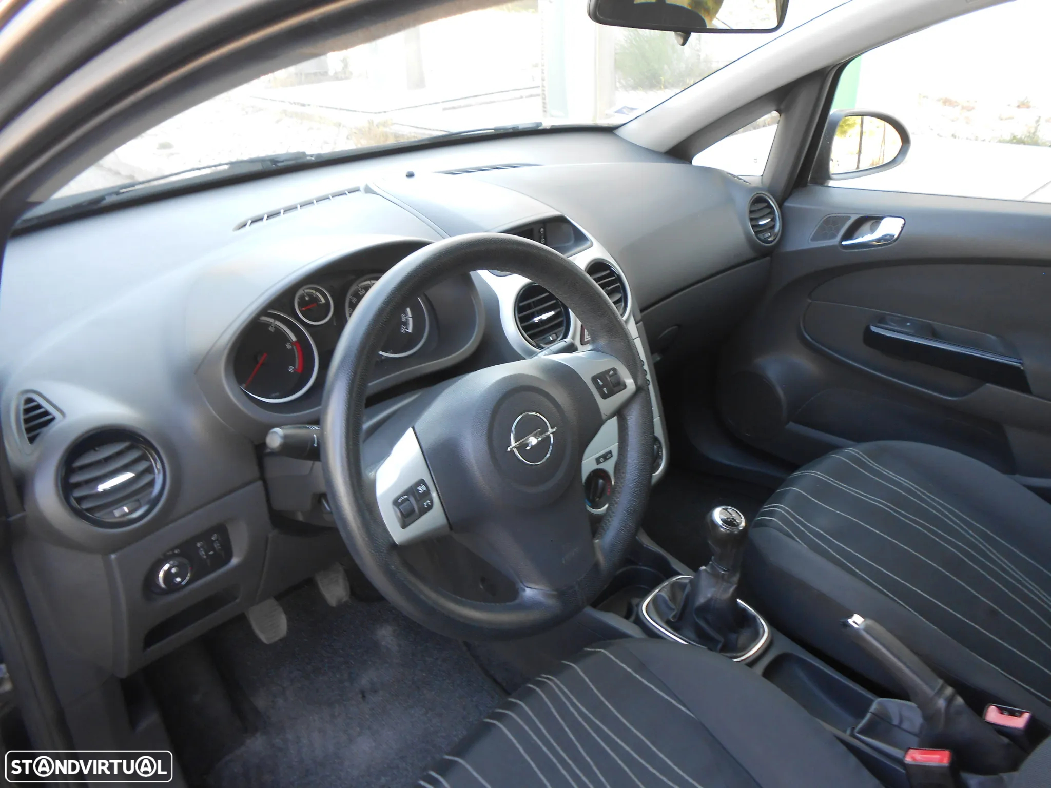 Opel Corsa 1.3 CDTi Enjoy EcoFLEX - 11