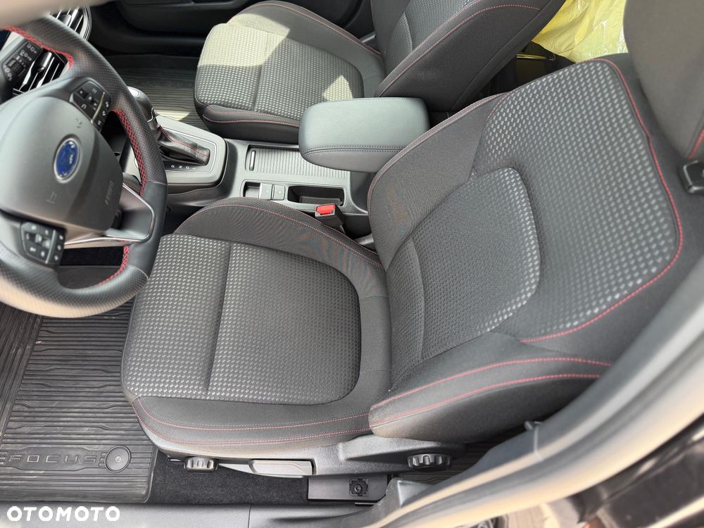 Ford Focus 1.0 EcoBoost mHEV ST-Line X - 14