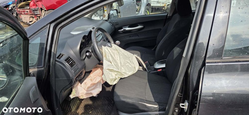 TOYOTA AURIS fotel prawy przód - 9