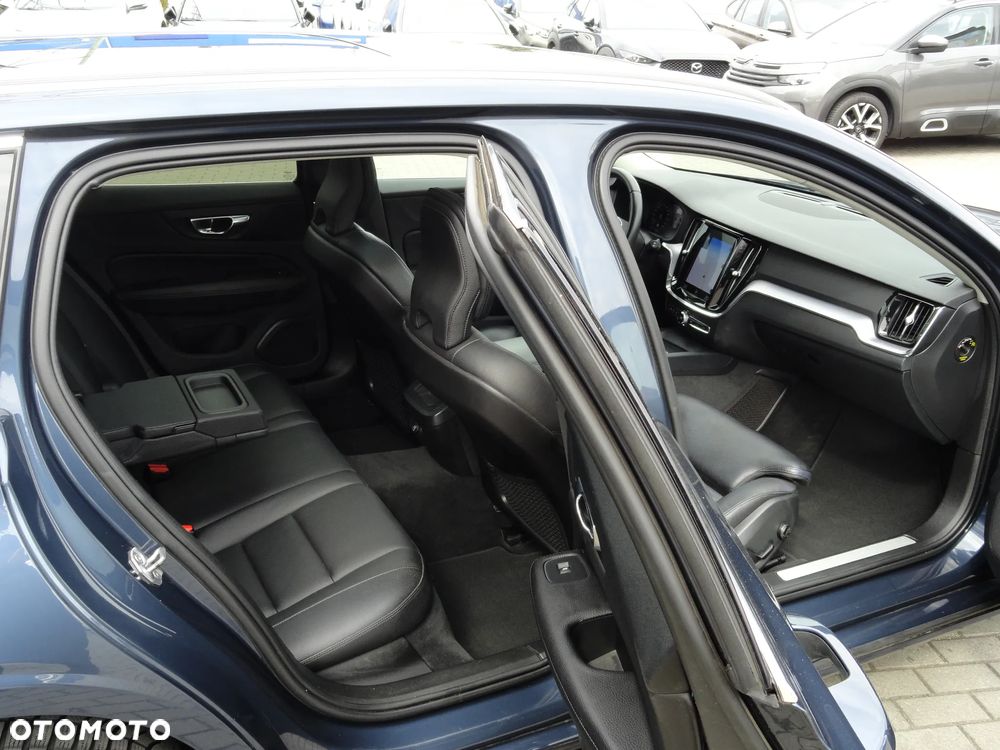 Volvo V60 D3 Drive-E Dynamic Edition (Momentum) - 10