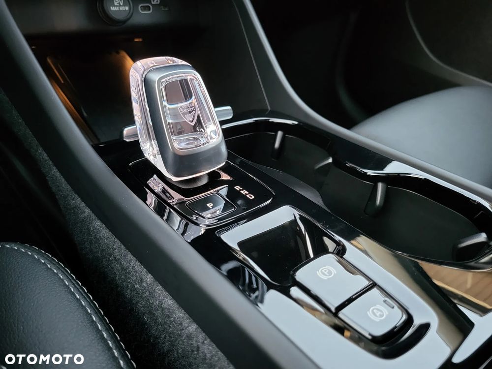 Volvo XC 40 B5 AWD Ultimate Dark - 25