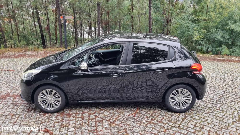 Peugeot 208 1.2 PureTech Signature - 24