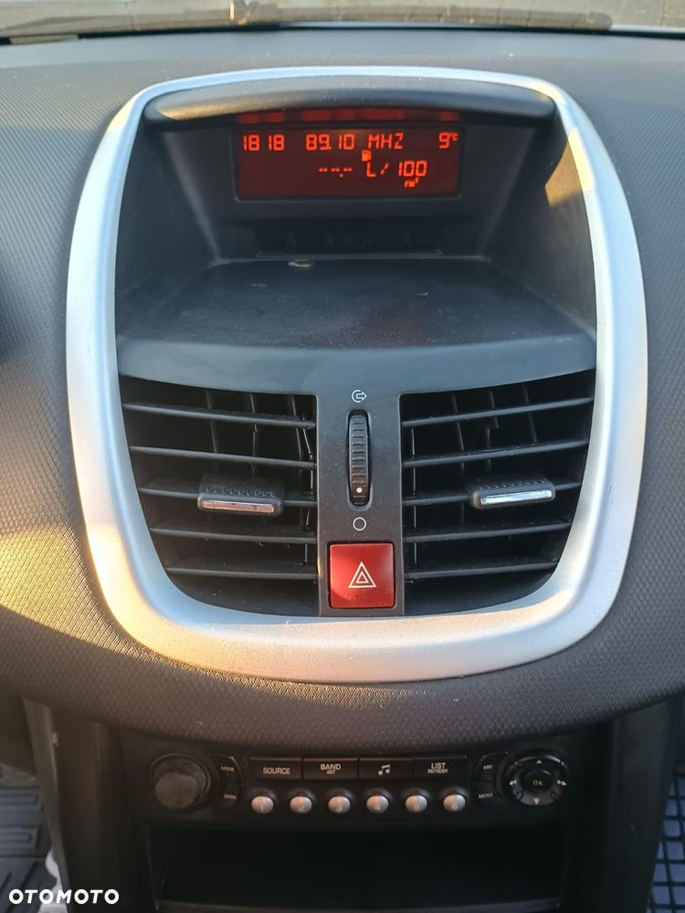 Peugeot 207 1.4 - 23
