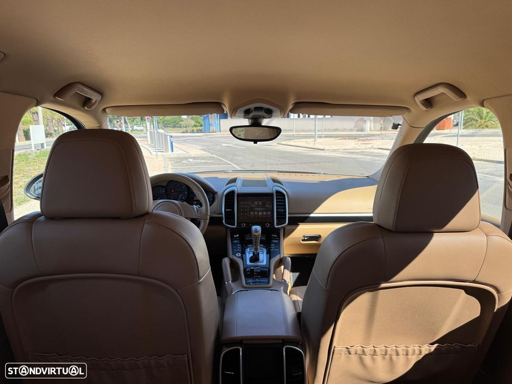 Porsche Cayenne - 4