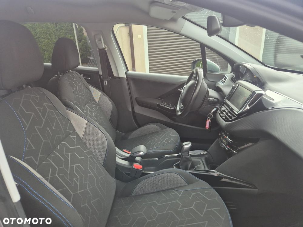 Peugeot 2008 1.5 BlueHDi Style - 6