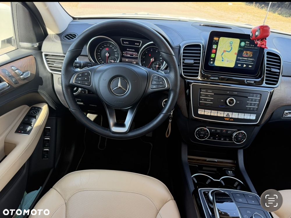 Mercedes-Benz GLS - 9