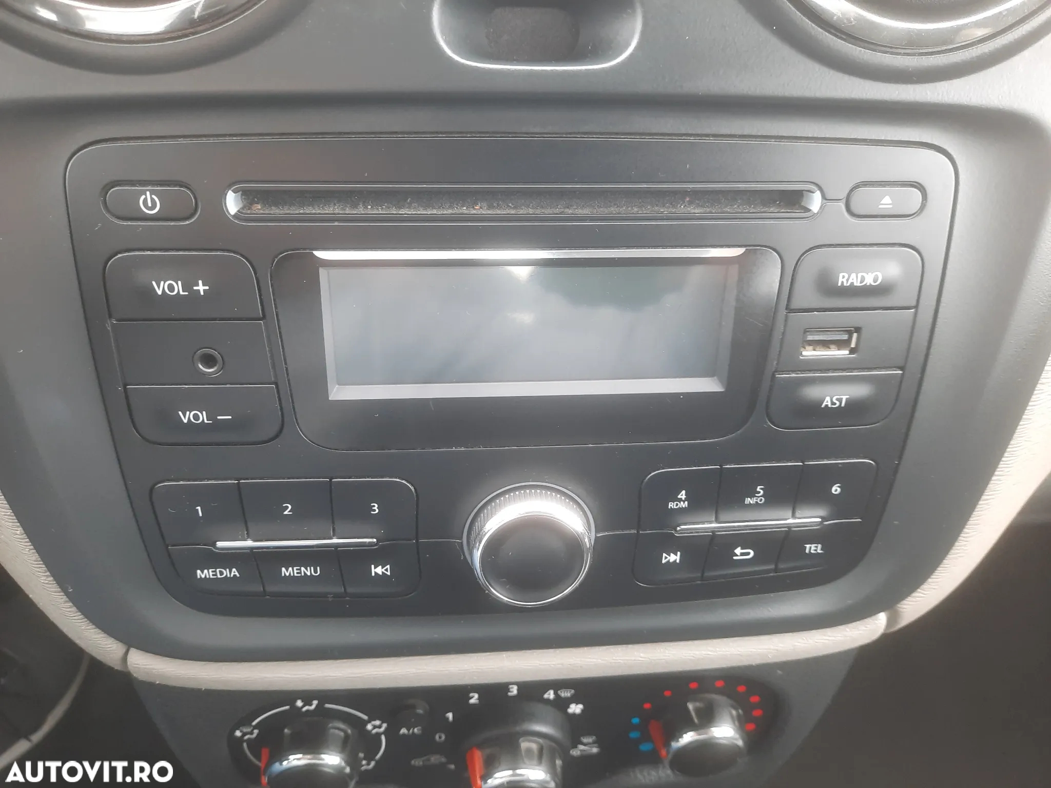 Dacia Lodgy 1.6 102 CP Laureate - 14