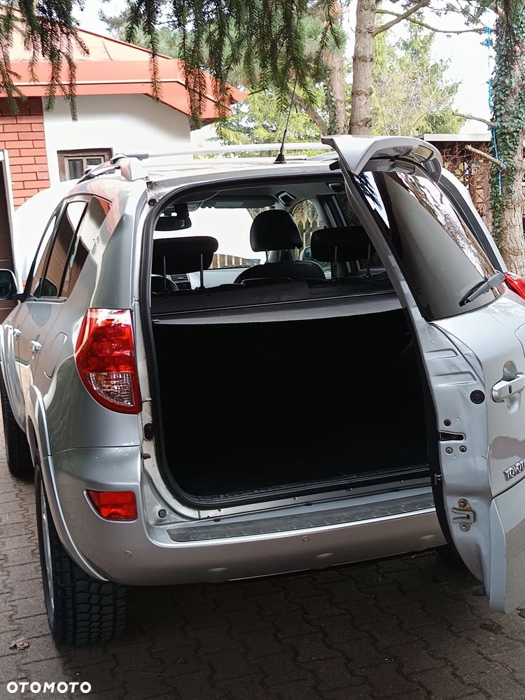 Toyota RAV4 2.2 D-4D Sol 180 - 4