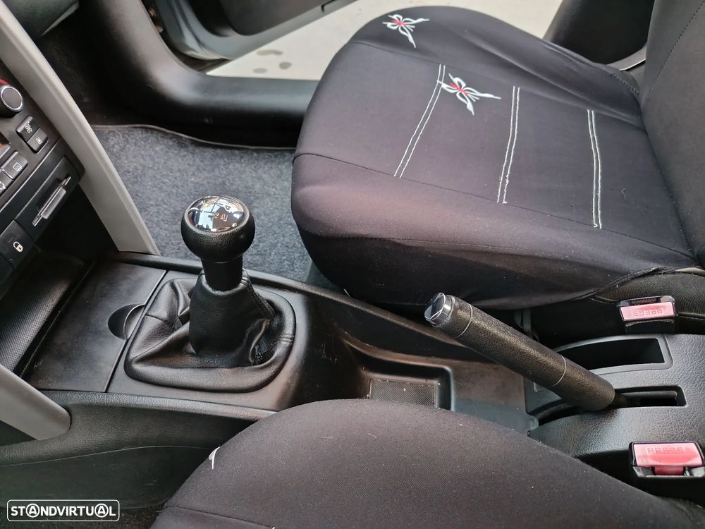 Peugeot 207 1.4 HDi Urban - 18