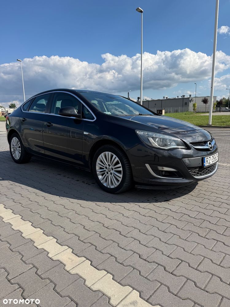 Opel Astra 1.6 CDTI Business - 1