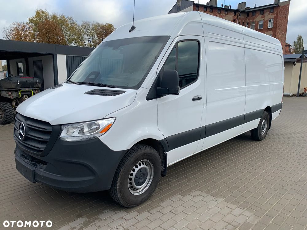 Mercedes-Benz Sprinter - 1