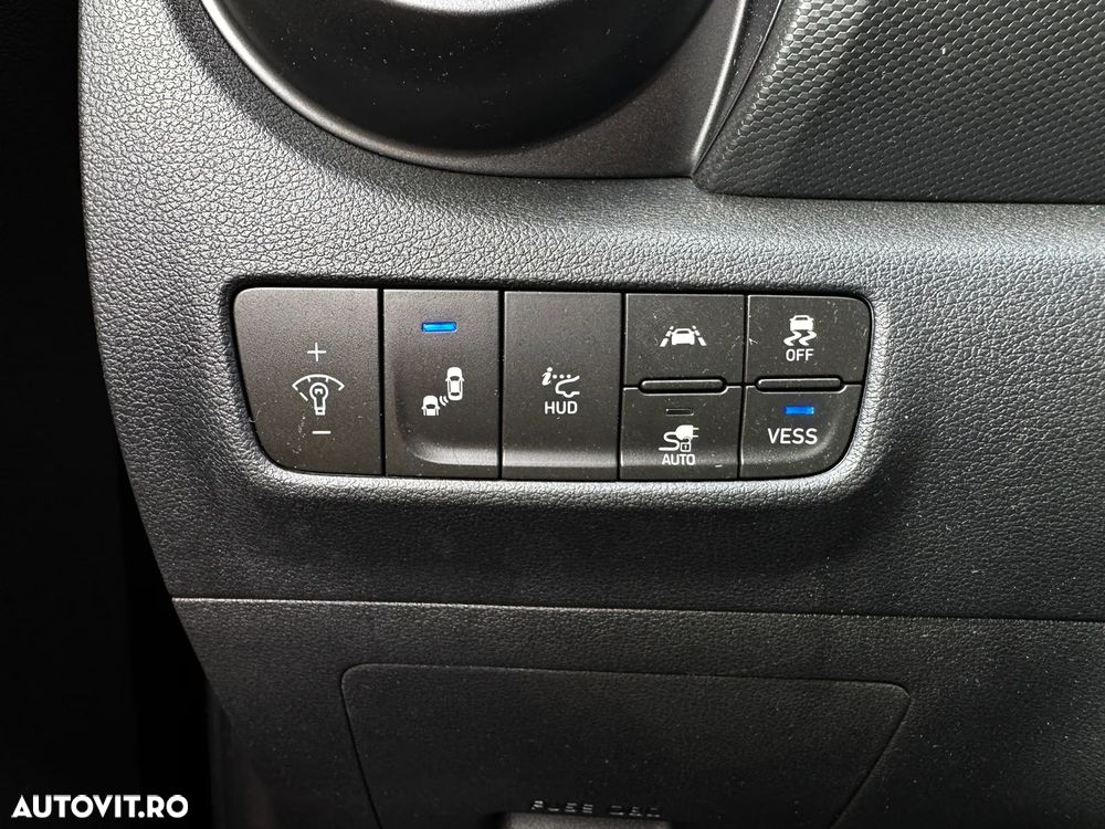 Hyundai KONA Premium - 32