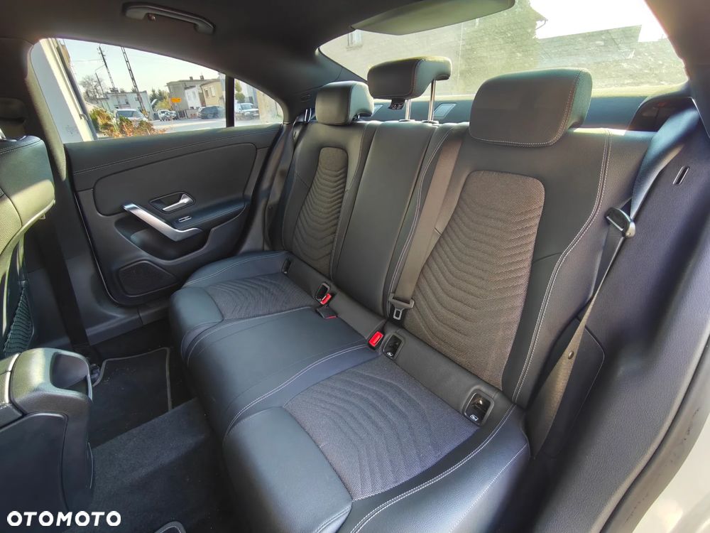 Mercedes-Benz CLA 250 e 8G-DCT Special Edition - 27