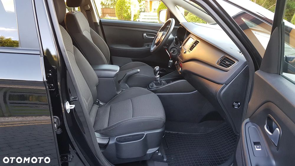 Kia Carens 1.6 GDI Dream Team Edition - 30