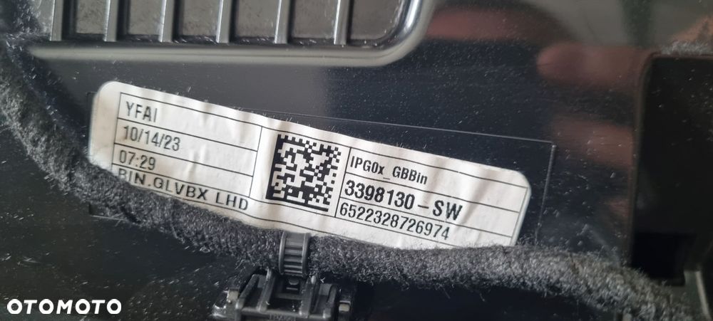 BMW XM G09 2022- Schowek konsoli Oryginał Demontaż - 8