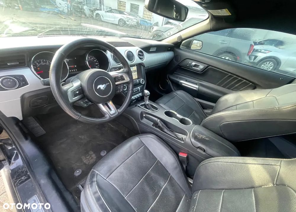 Ford Mustang - 15