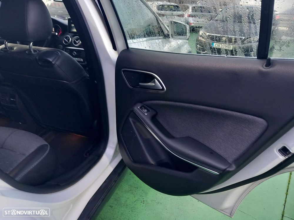 Mercedes-Benz GLA 180 CDI Urban Aut. - 19