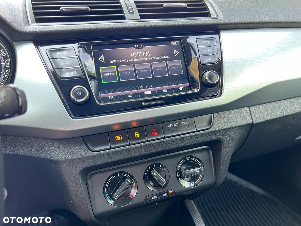 Skoda Fabia 1.0 TSI Style Color DSG - 23