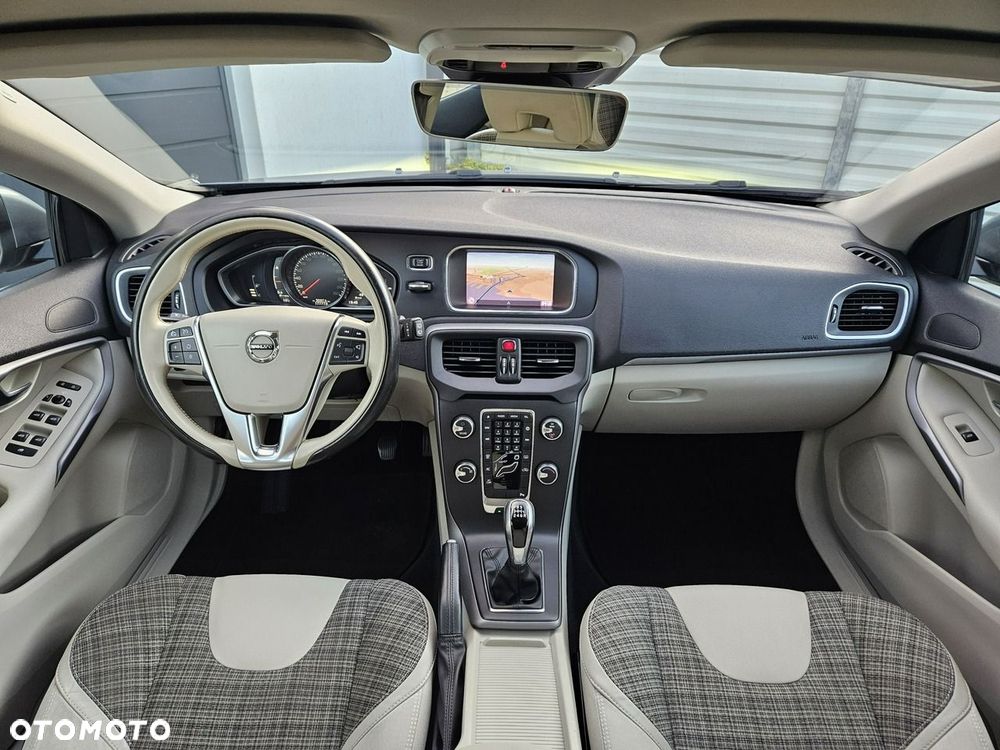 Volvo V40 D2 Drive-E SCR Dynamic Edition - 28