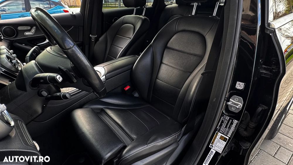 Mercedes-Benz GLC 300 4MATIC 9G-TRONIC AMG Line - 12