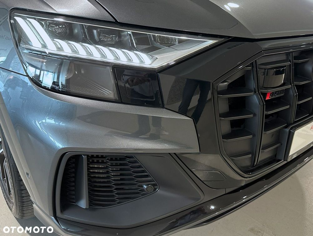 Audi SQ8 - 8