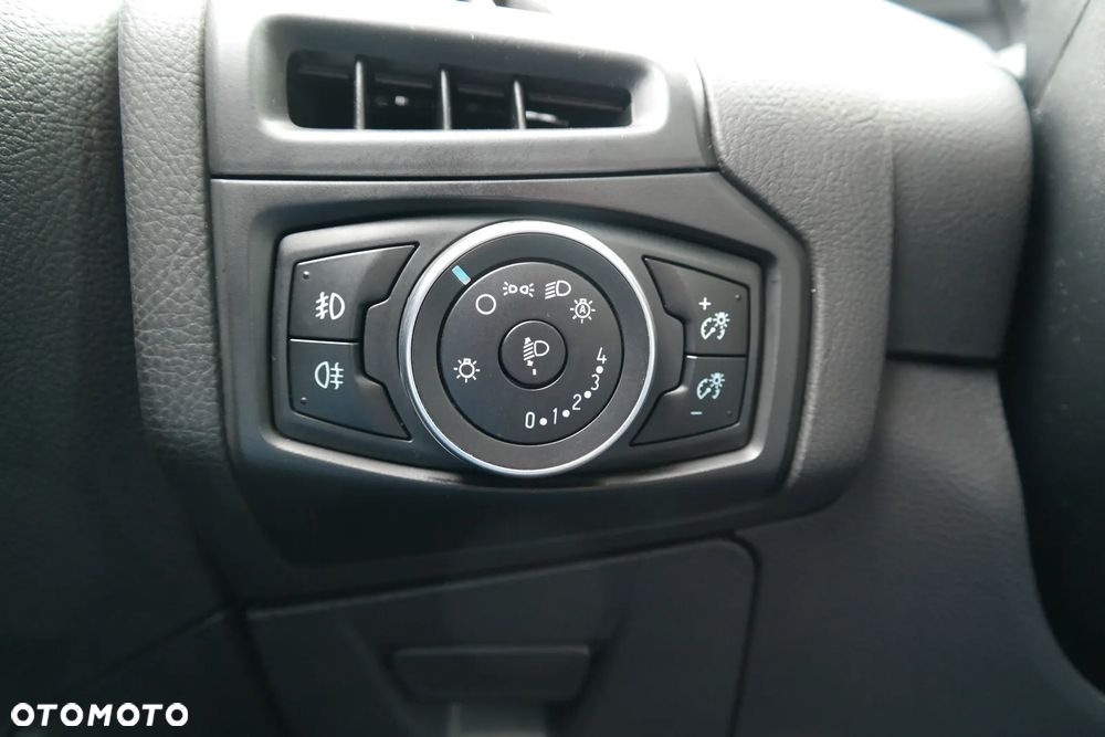 Ford Focus 1.6 FF Titanium - 19