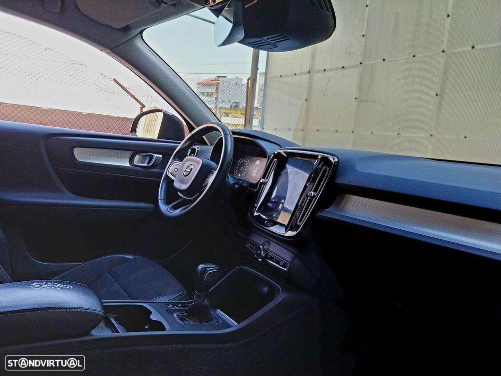 Volvo XC 40 2.0 D3 - 10
