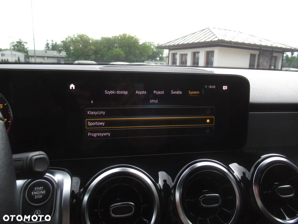Mercedes-Benz GLB 200 7G-DCT - 30