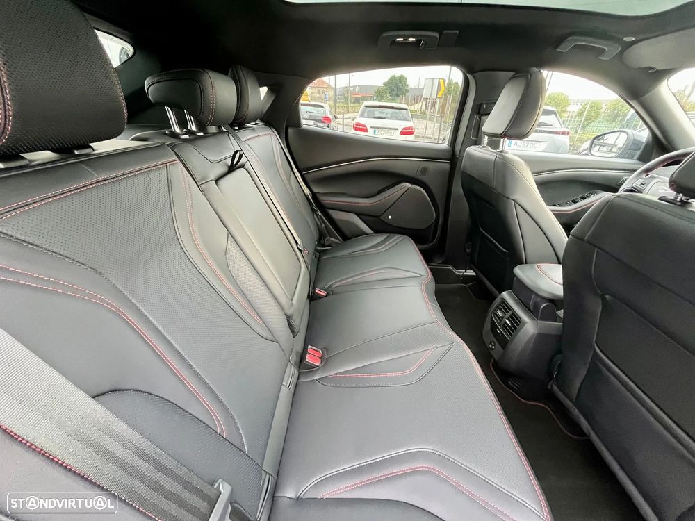 Ford Mustang Mach-E Alargada AWD - 14