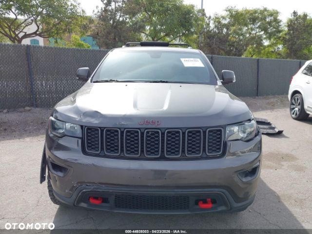 Jeep Grand Cherokee - 9
