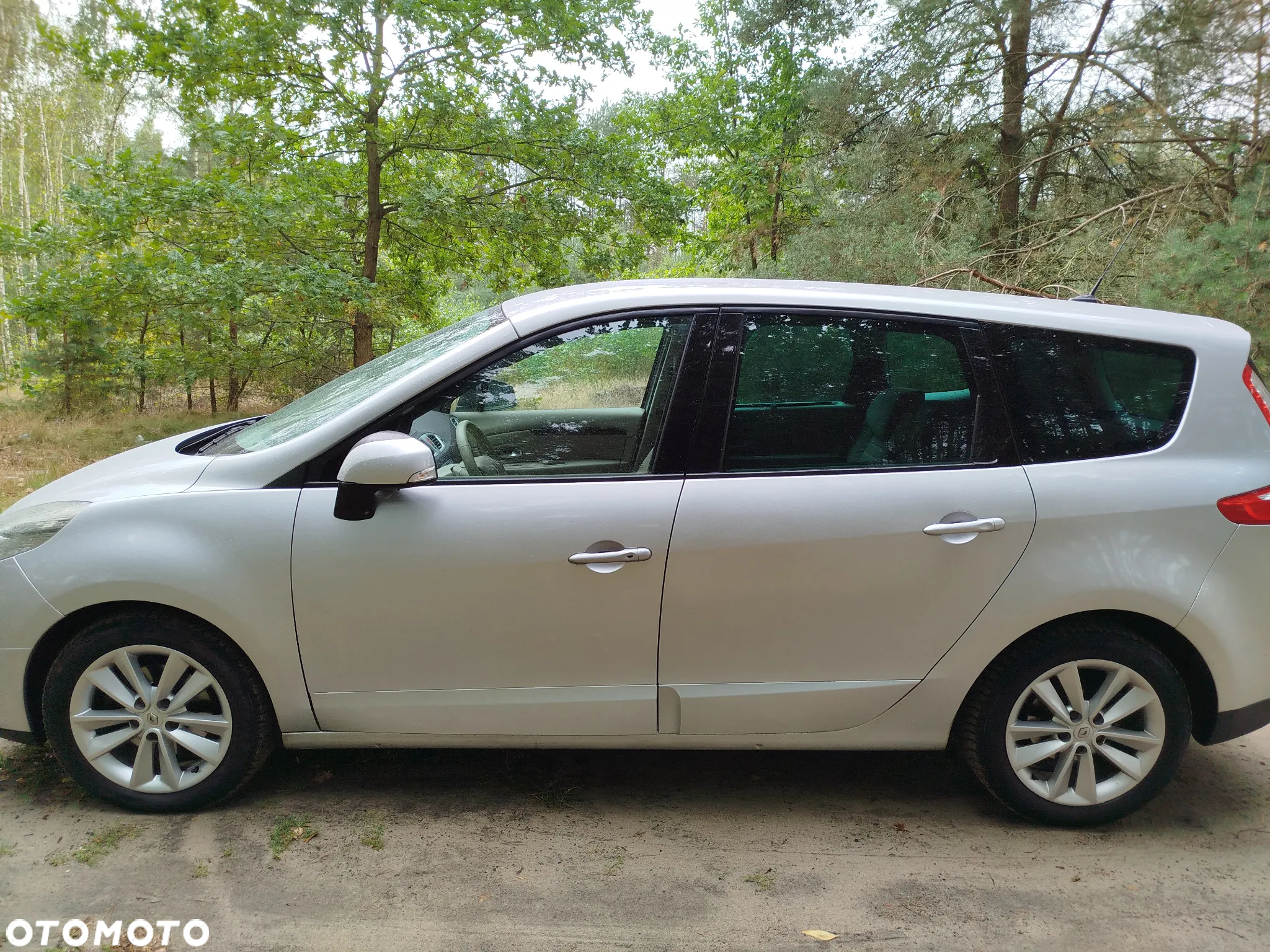 Renault Grand Scenic 2.0 16V 140 CVT Luxe - 10