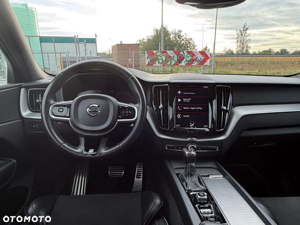 Volvo XC 60 T6 AWD Drive-E R-Design Momentum - 15