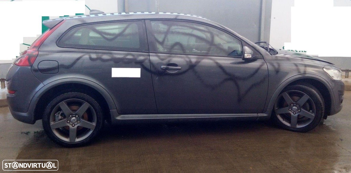 Volvo C30 1.6D de 2010 disponível para peças FRENTE VENDIDA - 4