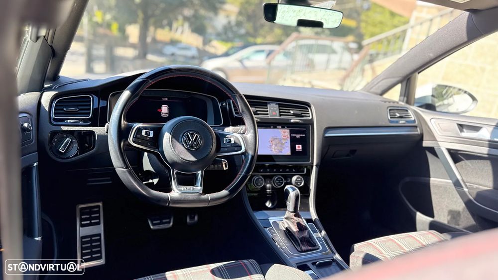 VW Golf 2.0 TSI GTI DSG Performance - 17