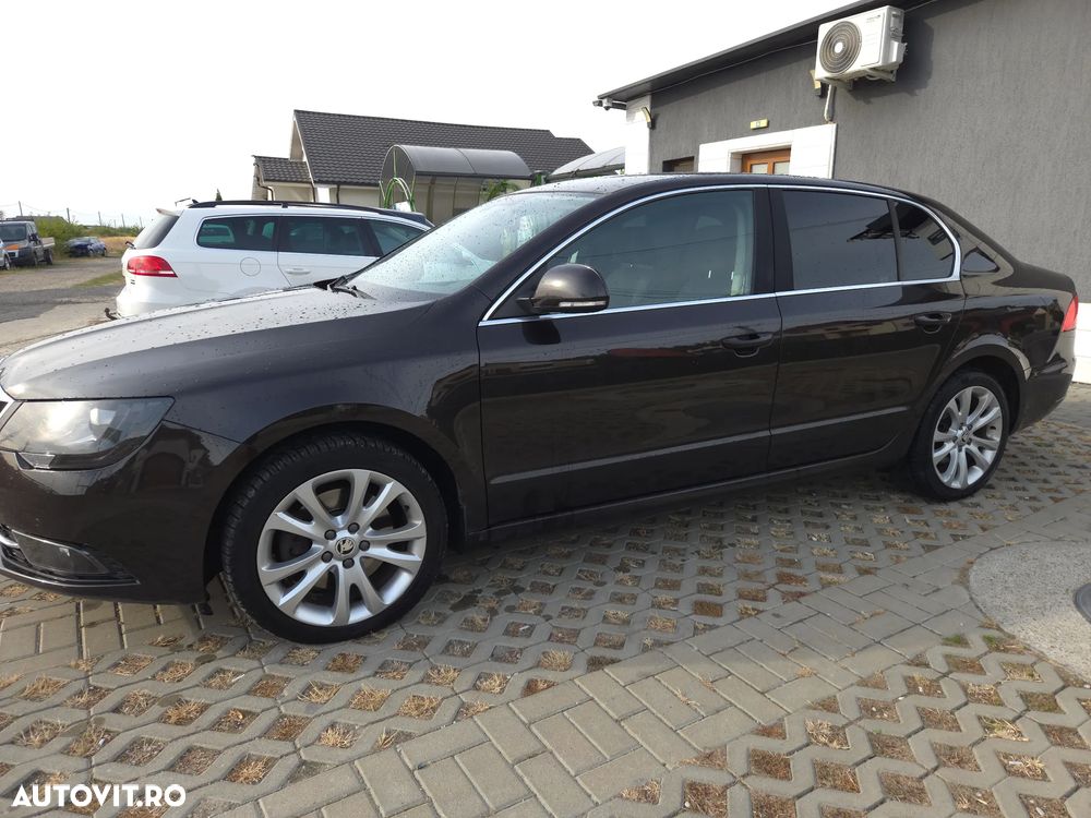 Skoda Superb 2.0 TDI Ambition DSG - 2