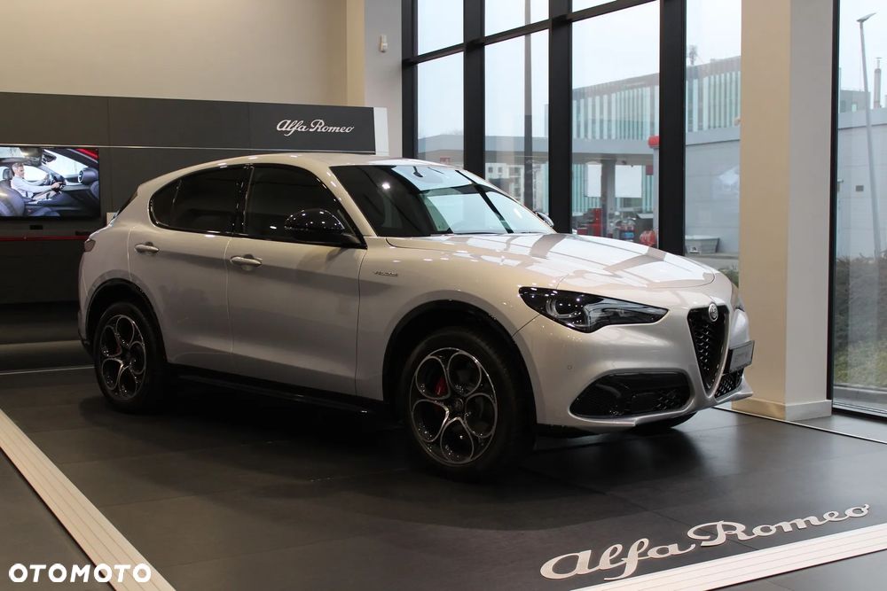 Alfa Romeo Stelvio - 9