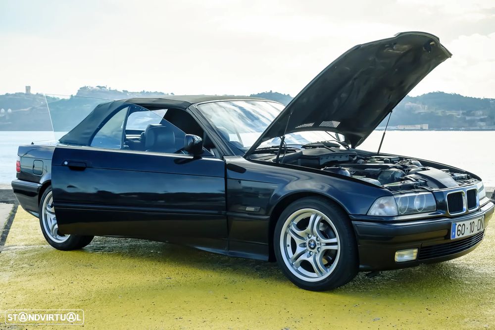 BMW 320 i Touring - 14