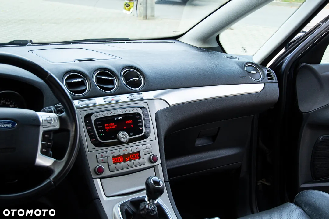 Ford S-Max 2.5 Titanium - 21