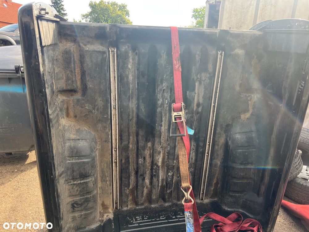 Zabudowa dolną paka od Nissan Navara d40