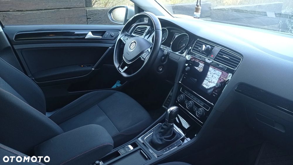 Volkswagen Golf - 13