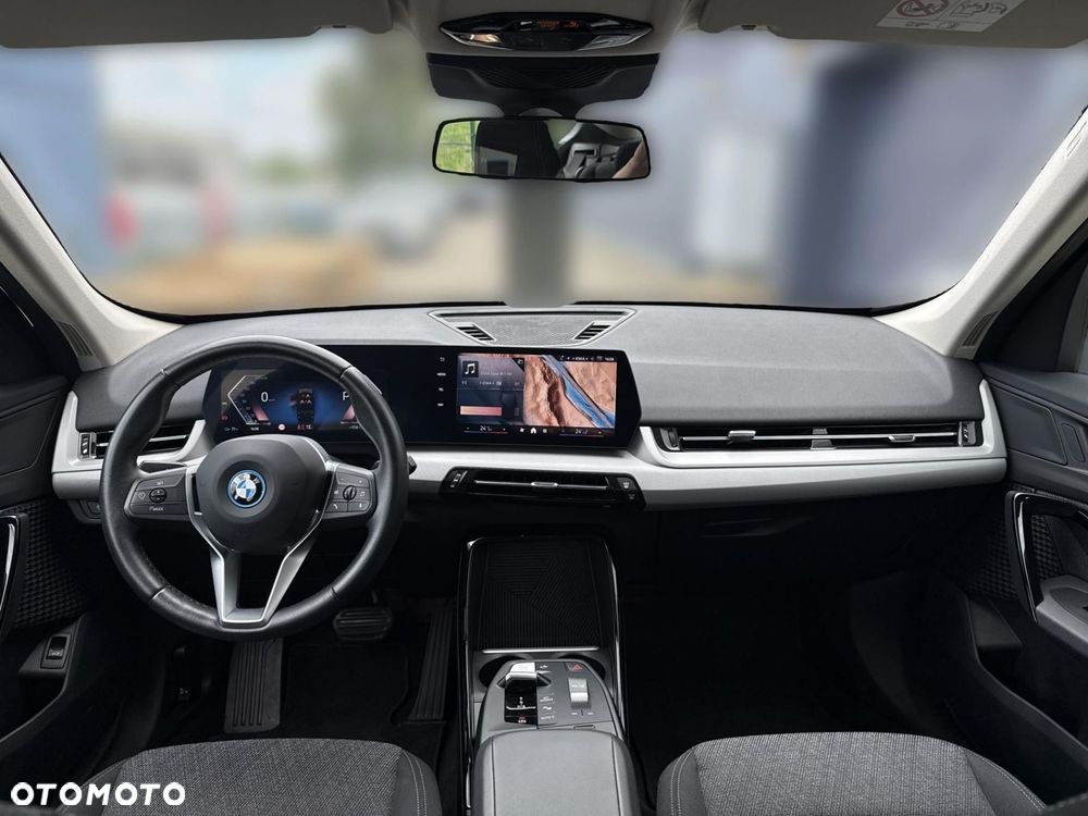 BMW iX1 - 6