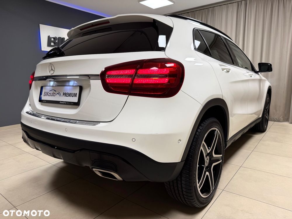 Mercedes-Benz GLA 200 7G-DCT - 3
