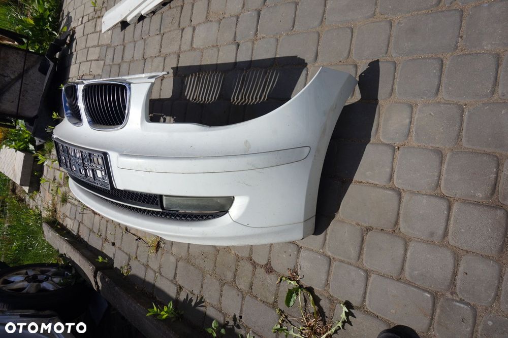 ZDERZAK PRZEDNI 1 E81 LIFT 300  BIAŁY ALPINWEISS BMW 2007-2011 - 5