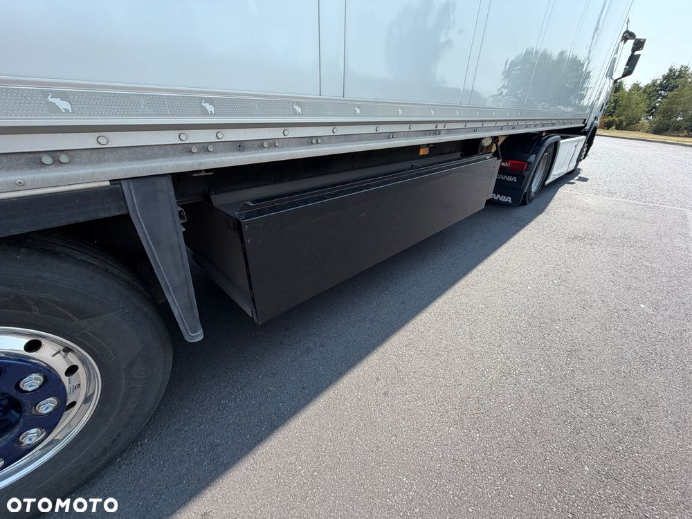 Schmitz Cargobull Izoterma kontener schmitz oś podnoszona i oś skrętna sprowadzona z Niemiec idealny stan 2x paleciara - 10