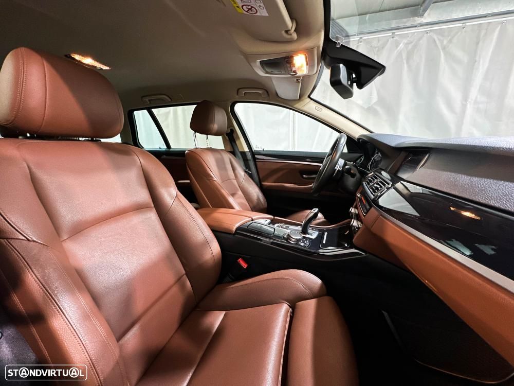 BMW 520 d Pack Desportivo M Auto - 28