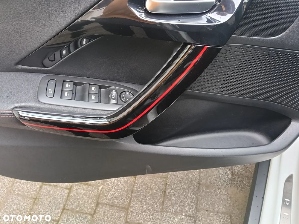 Peugeot 2008 PureTech 130 Stop&Start GT-Line Edition - 10