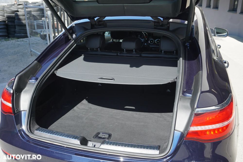 Mercedes-Benz GLC Coupe 250 4Matic 9G-TRONIC AMG Line - 31