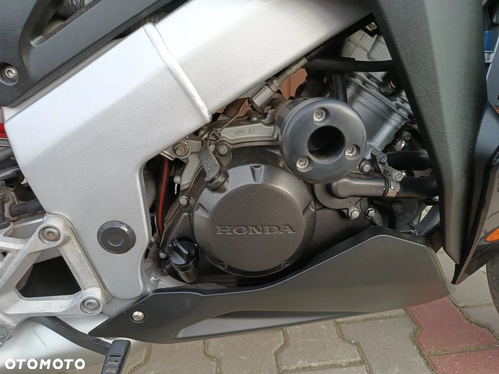 Honda CBR - 13